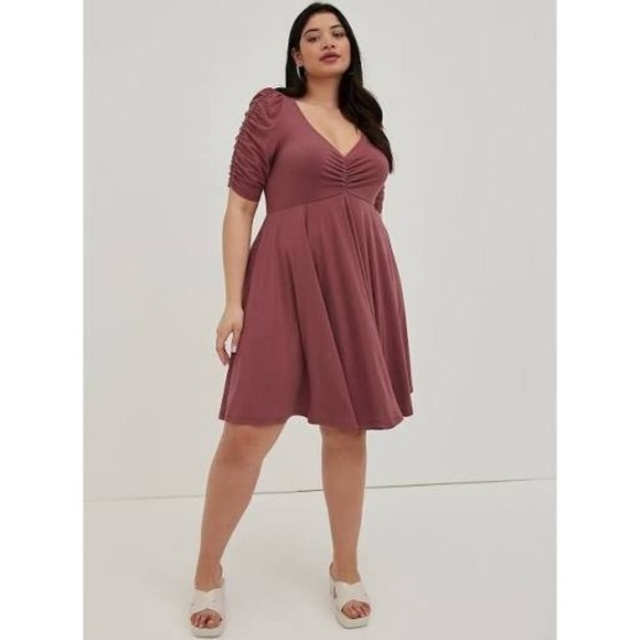 torrid Dresses & Skirts - Torrid Rosewood Pink Ruched Puff Sleeve V-Neck Empire Waist Mini Dress Size 4 4X